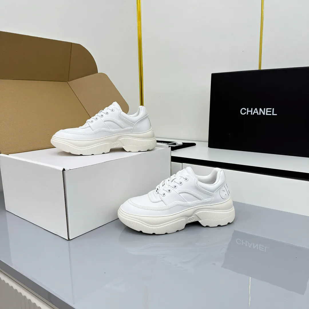👟👟Ex-factory price 620👟👟 Chanel bread shoes ~ original calfskin panda shoes Chanel 25C latest hot style panda black and white sports shoes casual sneakers Xiaoxiang hot item classic black and white panda color coco girls must pay Fabric: original custom mixed sheepskin lining: original imported breathable mesh lining outsole: Original molded rubber + TPU combination Size: Women's 35-41